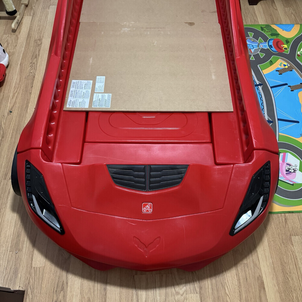 Step2 Corvette Convertible Toddler to Twin Bed with Working HeadLights Red - Picture 2 of 8